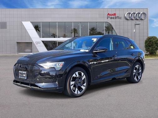 Brilliant Black 2023 Audi e-tron Premium quattro