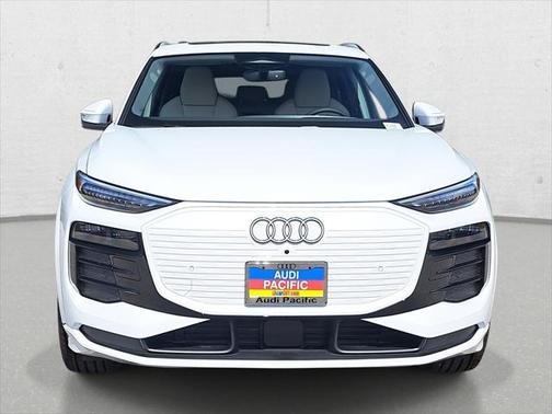 2025 Audi Q6 e-tron Prestige quattro