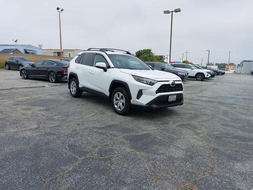 Super White 2020 Toyota RAV4 LE