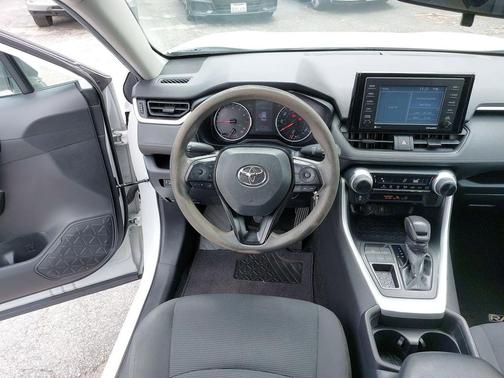 Super White 2020 Toyota RAV4 LE