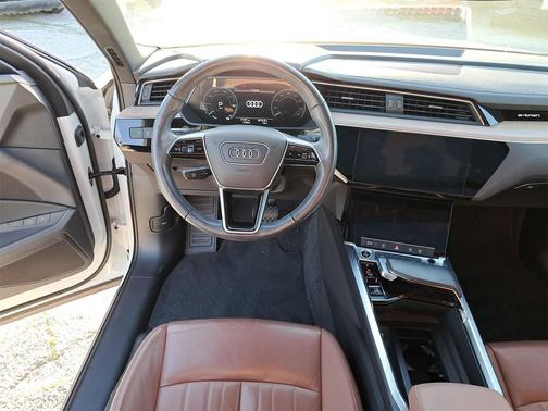 2024 Audi Q8 e-tron Premium