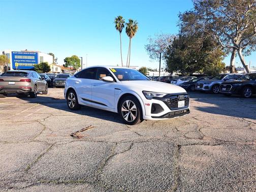 2024 Audi Q8 e-tron Premium