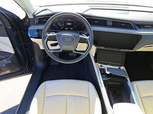 2024 Audi Q8 e-tron Premium Plus