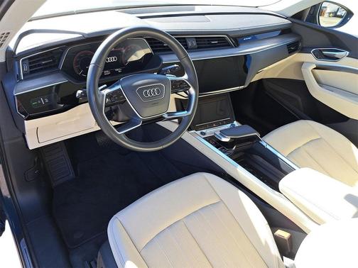 2024 Audi Q8 e-tron Premium Plus