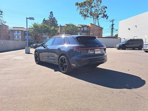 2024 Audi Q8 e-tron Premium Plus