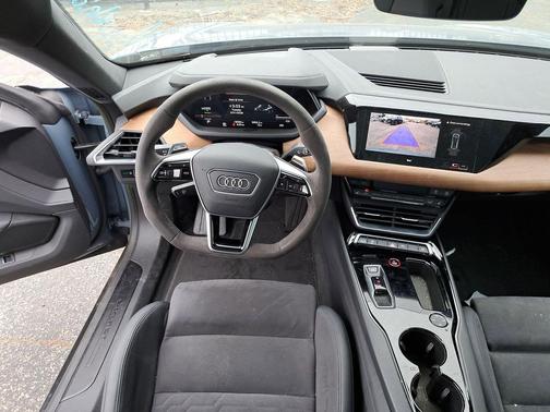 Kemora Gray Metallic 2023 Audi e-tron GT Premium Plus quattro