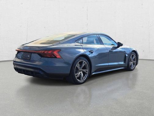 Kemora Gray Metallic 2023 Audi e-tron GT Premium Plus quattro
