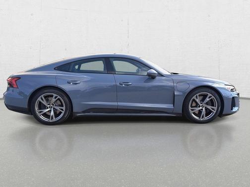 Kemora Gray Metallic 2023 Audi e-tron GT Premium Plus quattro