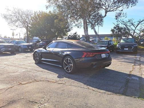 2024 Audi RS e-tron GT quattro