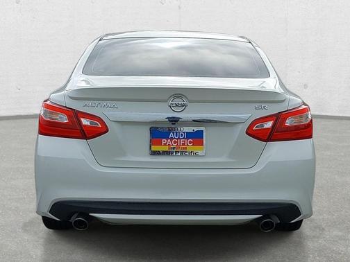 Pearl White 2016 Nissan Altima 2.5 SR