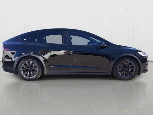 2023 Tesla Model X Standard Range
