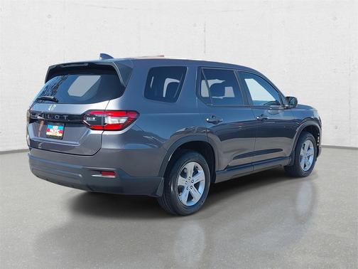 2023 Honda Pilot 2WD LX