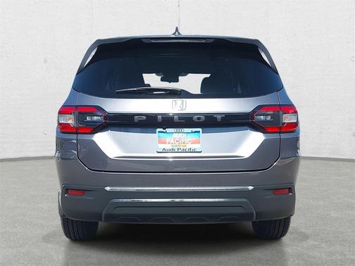 2023 Honda Pilot 2WD LX
