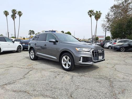 Samurai Gray Metallic 2022 Audi Q7 45 Premium Plus