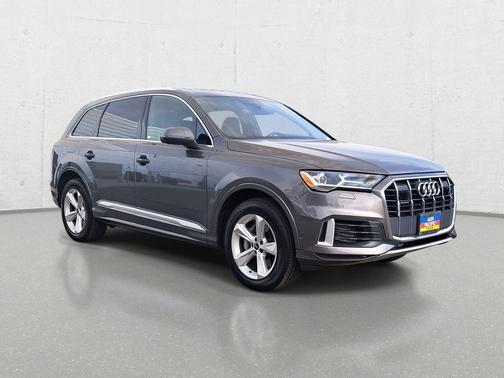 Samurai Gray Metallic 2022 Audi Q7 45 Premium Plus