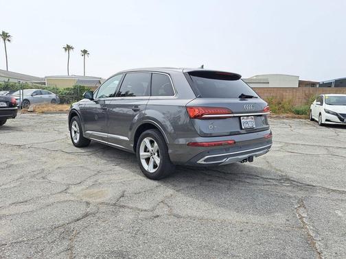 Samurai Gray Metallic 2022 Audi Q7 45 Premium Plus