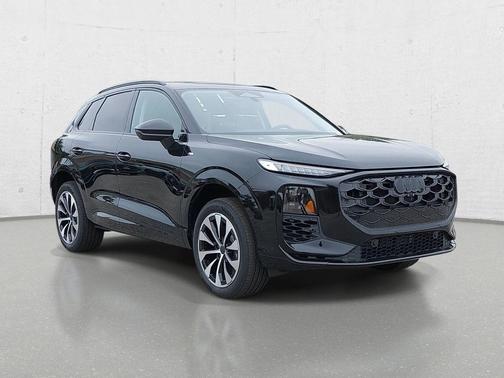 Mythos Black Metallic 2026 Audi Q3 TFSI quattro S tronic