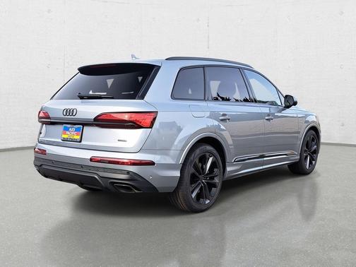 2026 Audi Q7 55 Premium Plus