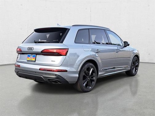 2026 Audi Q7 55 Premium Plus