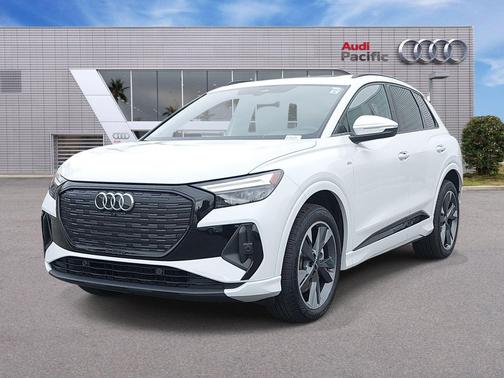 Glacier White Metallic 2023 Audi Q4 e-tron Premium 50 quattro