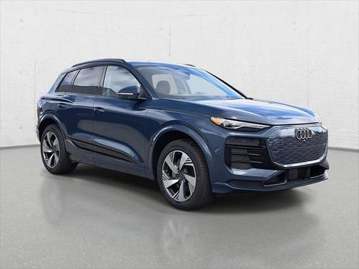 2025 Audi Q6 e-tron Premium Plus quattro