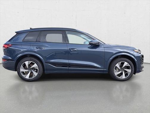 2025 Audi Q6 e-tron Premium Plus quattro