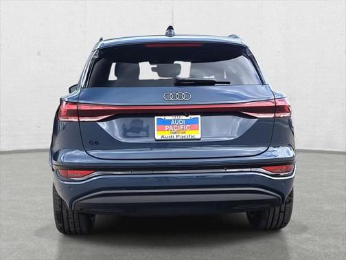 2025 Audi Q6 e-tron Premium Plus quattro