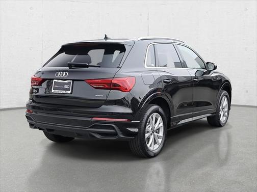 2024 Audi Q3 Premium 45 TFSI S line quattro Tiptronic