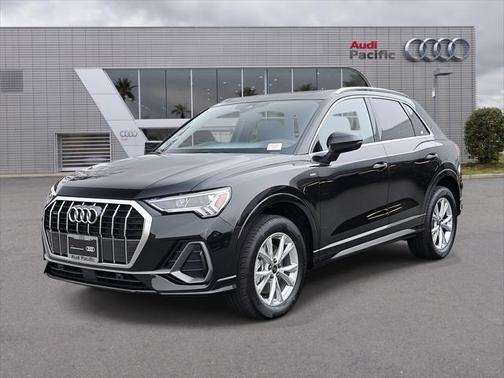 2024 Audi Q3 Premium 45 TFSI S line quattro Tiptronic