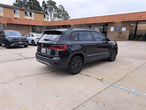 Deep Black 2023 Volkswagen Taos 1.5T S