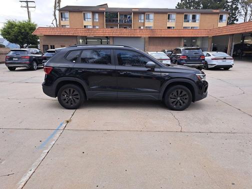 Deep Black 2023 Volkswagen Taos 1.5T S