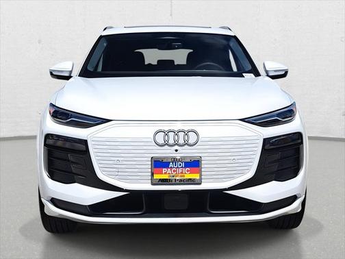 2025 Audi Q6 e-tron Premium quattro
