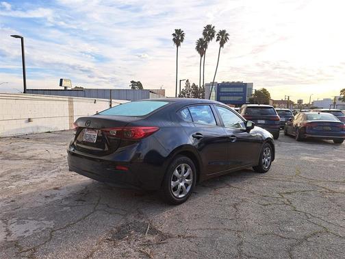 2016 Mazda Mazda3 i Sport