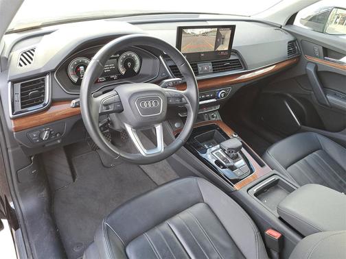 2022 Audi Q5 45 S line Premium Plus