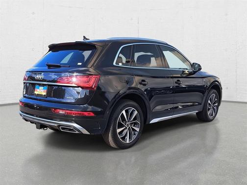 2022 Audi Q5 45 S line Premium Plus
