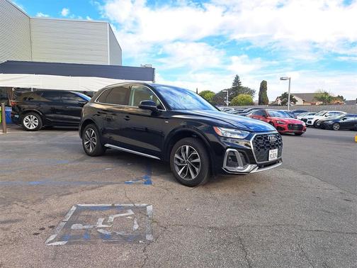 2022 Audi Q5 45 S line Premium Plus