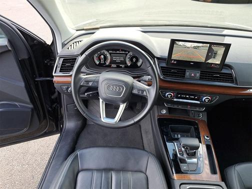 2022 Audi Q5 45 S line Premium Plus