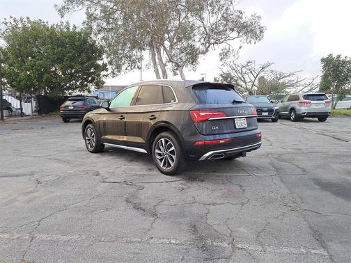 2022 Audi Q5 45 S line Premium Plus