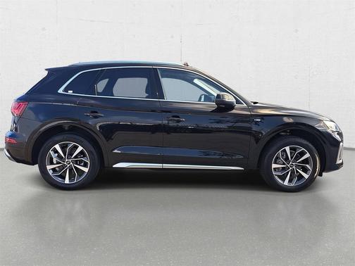 2022 Audi Q5 45 S line Premium Plus