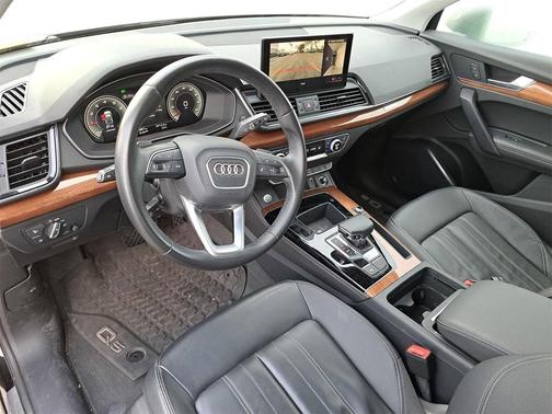 2022 Audi Q5 45 S line Premium Plus