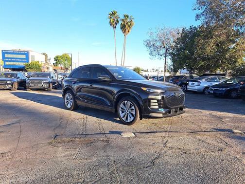 2025 Audi Q6 e-tron Premium