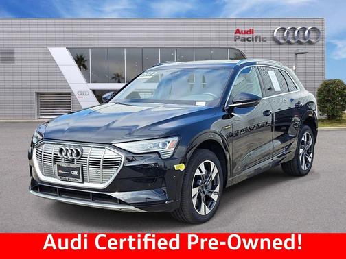 Mythos Black Metallic 2022 Audi e-tron Premium Plus