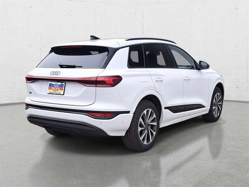 2025 Audi Q6 e-tron Premium Plus quattro