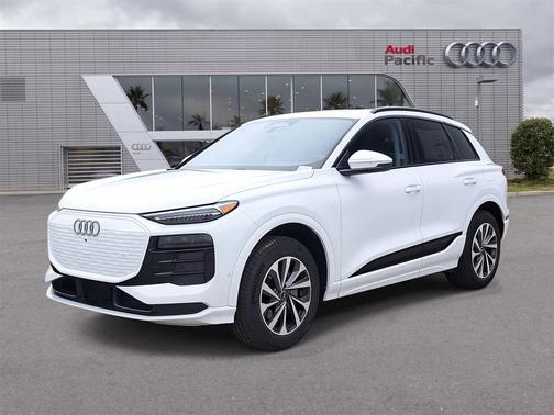 2025 Audi Q6 e-tron Premium Plus quattro