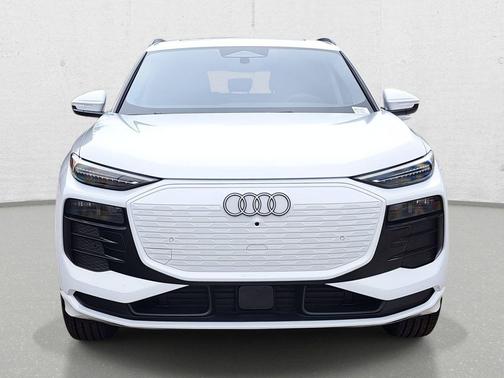 2025 Audi Q6 e-tron Premium Plus quattro