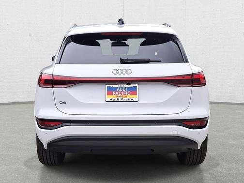 2025 Audi Q6 e-tron Premium Plus quattro