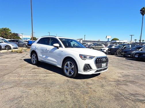 2023 Audi Q3 Premium 45 TFSI S line quattro Tiptronic
