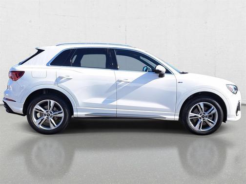 2023 Audi Q3 Premium 45 TFSI S line quattro Tiptronic