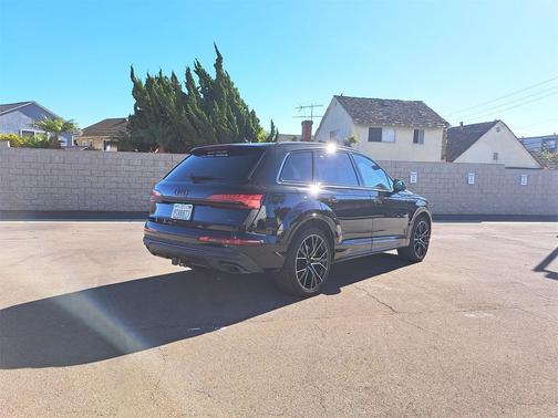 2025 Audi Q7 55 Premium Plus