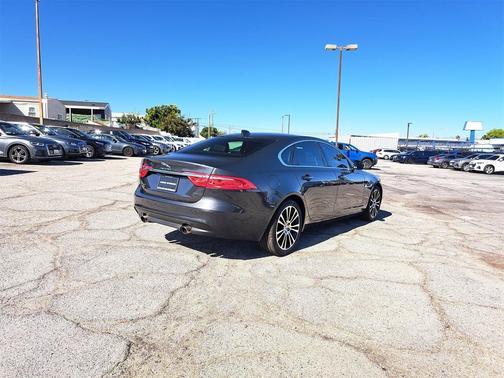 2019 Jaguar XF 30t Prestige